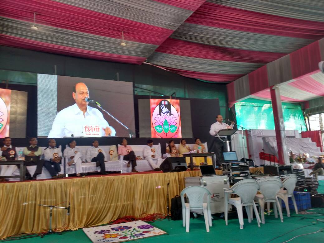 समाज प्रबोधन करताना डॉक्टर भंडारी_२